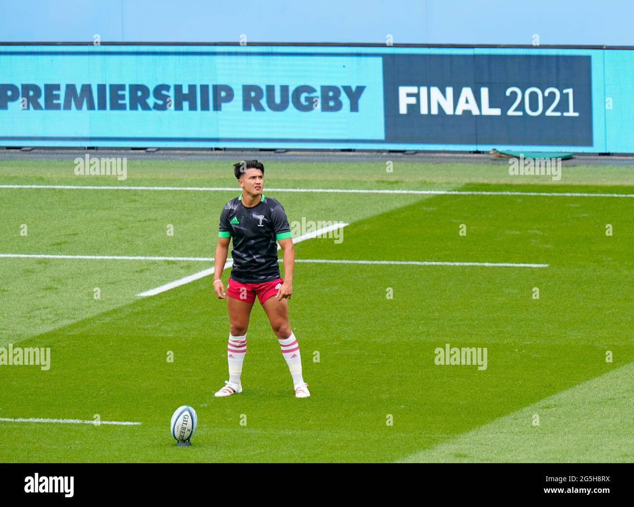 Harlequins  fly-half Marcus Smith practices kicks before  the Gallagher Premiership Rugby Final, Exeter Chiefs -V- Harlequins, on Saturday, June 26, 2 Stock Photo