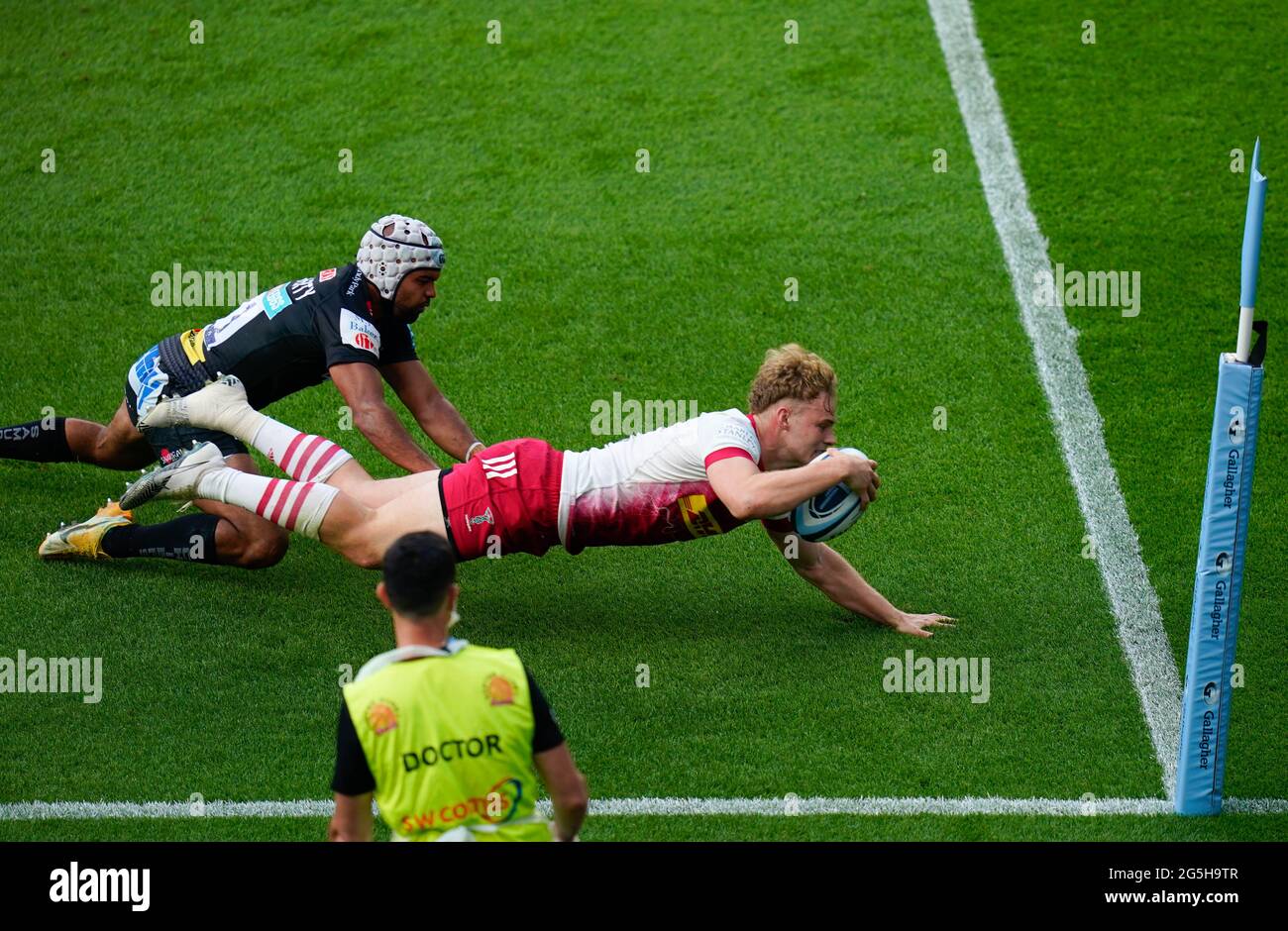 Harlequins wing Louis Lynagh dives over to score a try during the Gallagher Premiership Rugby Final, Exeter Chiefs -V- Harlequins, on Saturday, June 2 Stock Photo