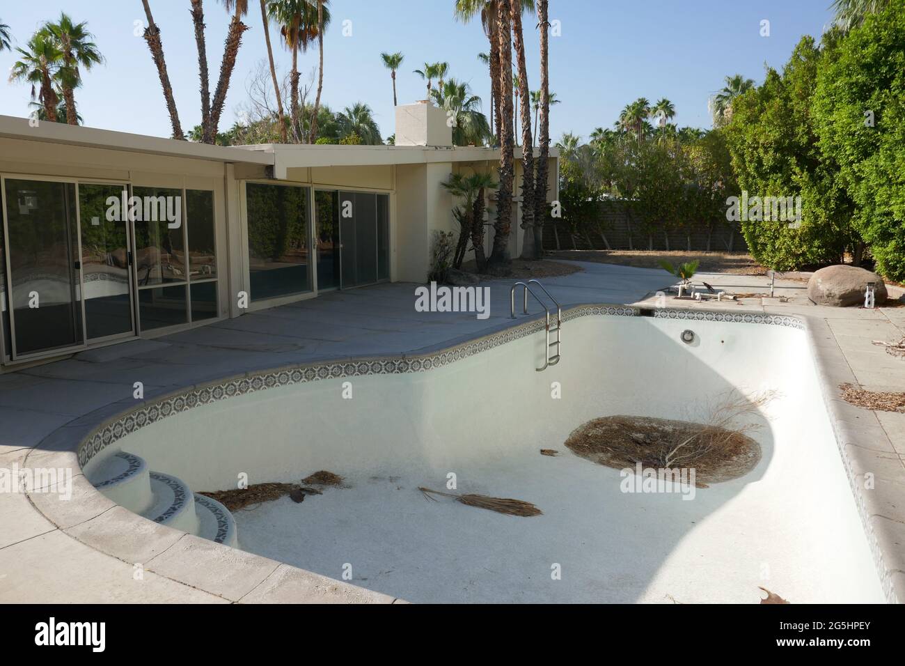 Backyard house palm springs hires stock photography and images Alamy