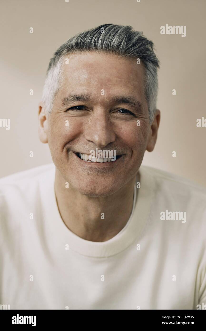 Cheerful expressions hi-res stock photography and images - Alamy