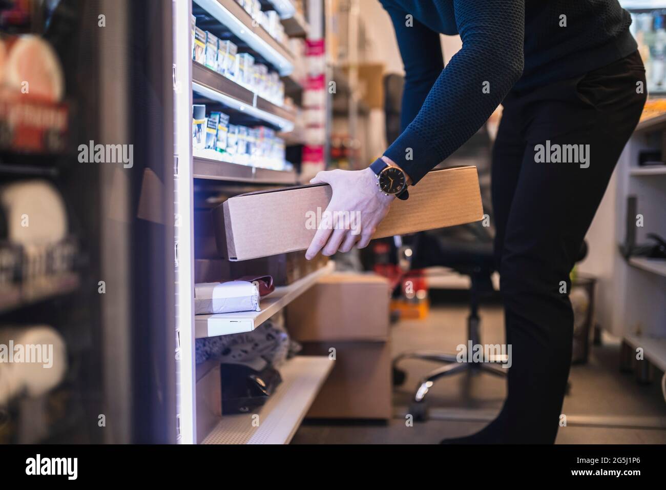 Shelf point hi-res stock photography and images - Alamy