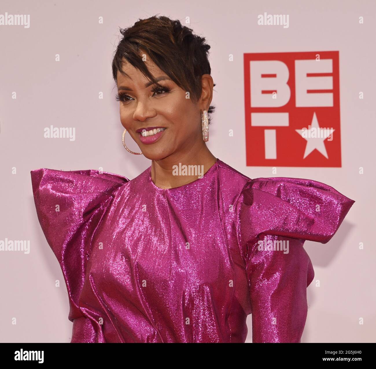 Los Angeles, United States. 28th June, 2021. MC Lyte arrives for the BET Awards at the Microsoft Theater in Los Angeles on Sunday, June 27, 2021. After a socially distanced ceremony in 2020 due to the coronavirus pandemic, the BET Awards returned to a live ceremony. Photo by Jim Ruymen/UPI Credit: UPI/Alamy Live News Stock Photo