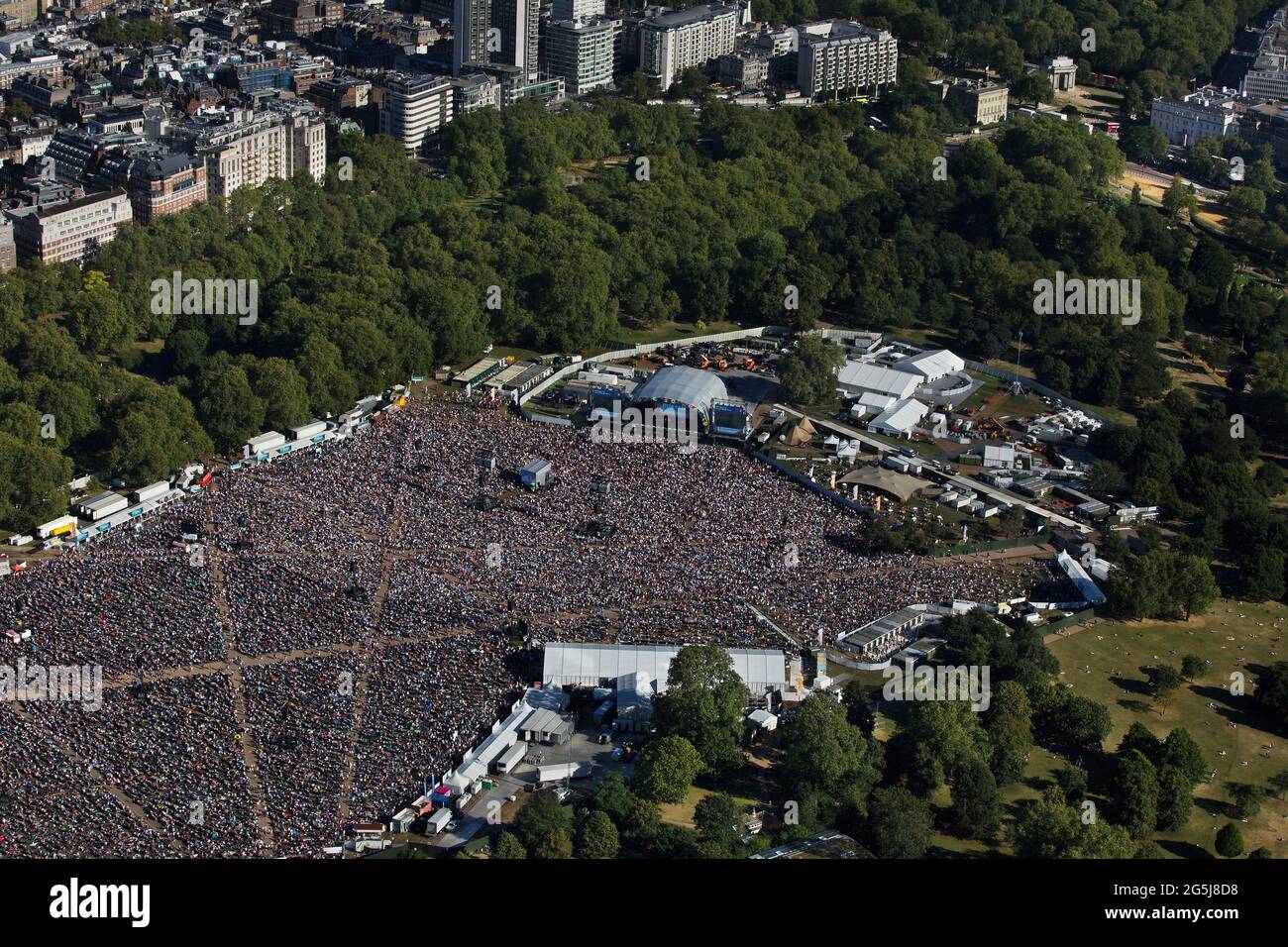 Stage hyde park music concert hi-res stock photography and images - Alamy