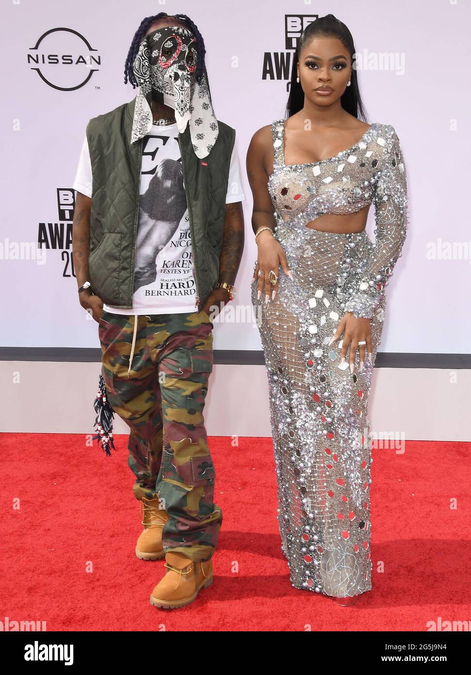 (L-R) Lil Uzi Vert and JT arrives at the BET Awards 2021 held at the🐇 ...