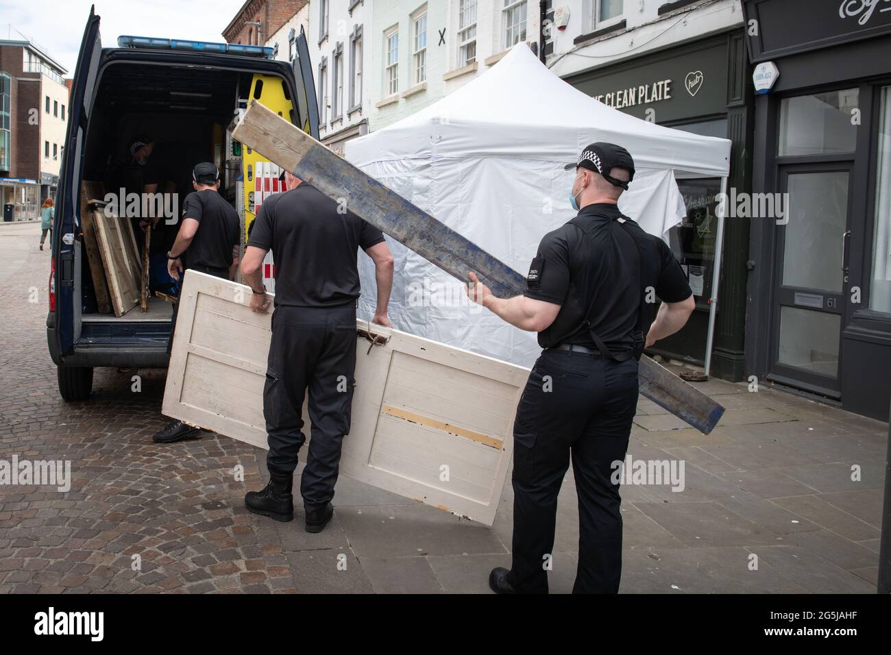 Southgate Street, Gloucester, UK. 18th May 2021.  Police investigating a cafe linked to a potential victim of Fred West. Stock Photo