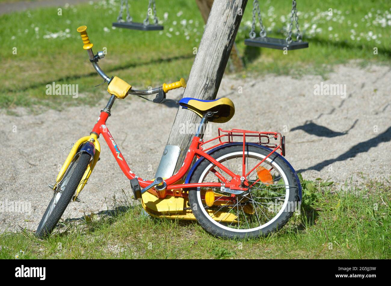 Child's bike hi-res stock photography and images - Page 14 - Alamy