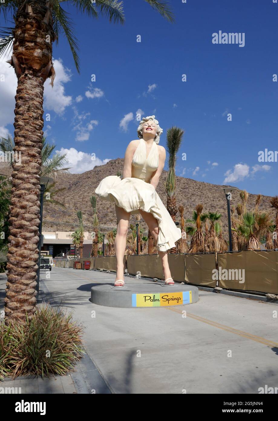 Marilyn Monroe Statue Palm Springs, Calif  Marilyn monroe art, Marilyn, Marilyn  monroe