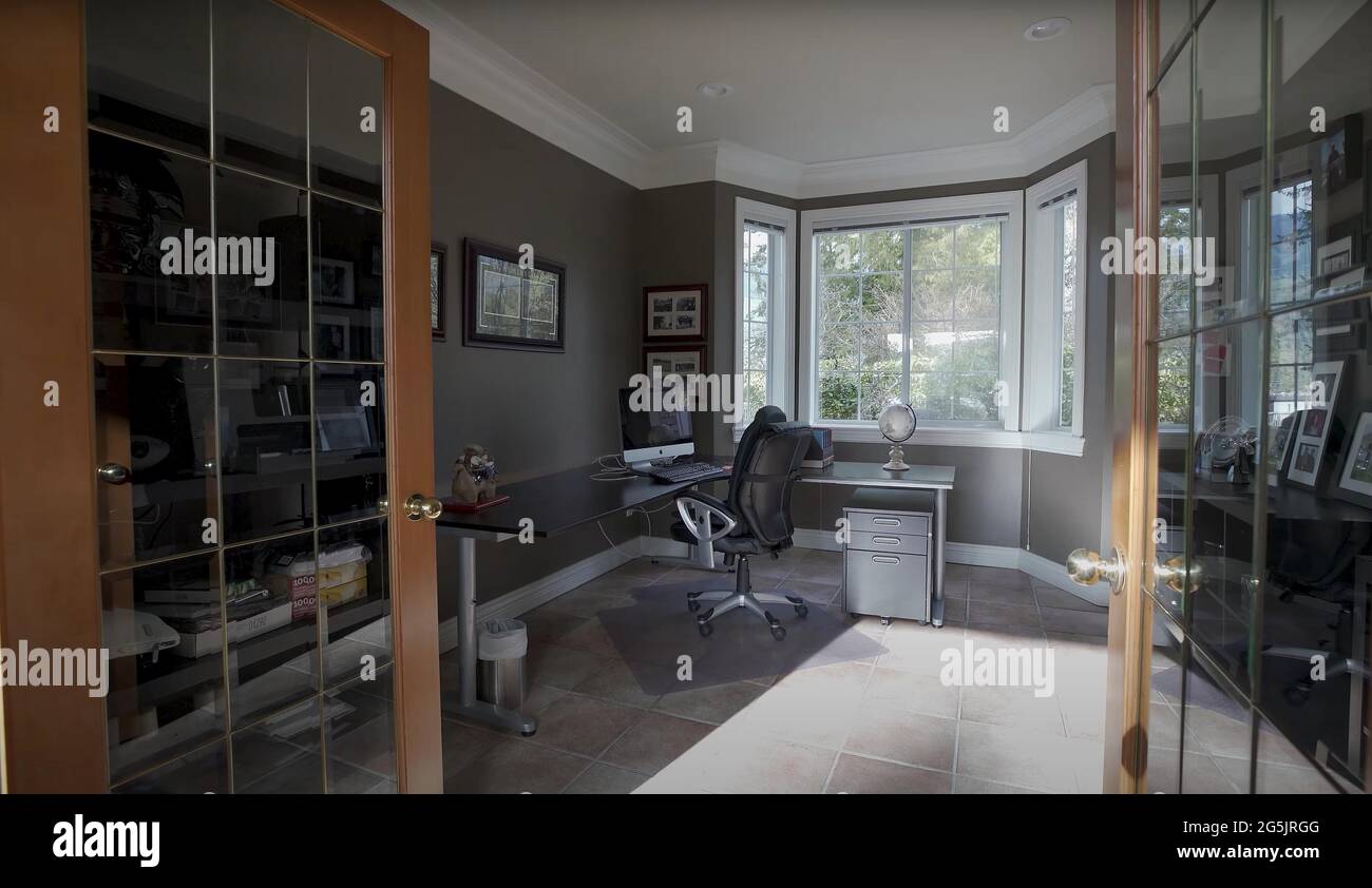 Elegant, Contemporary And Furnished Workroom. Illuminated Business Office  With Modern Decoration. Template For Architecture And Interior Design Stock  Photo - Alamy