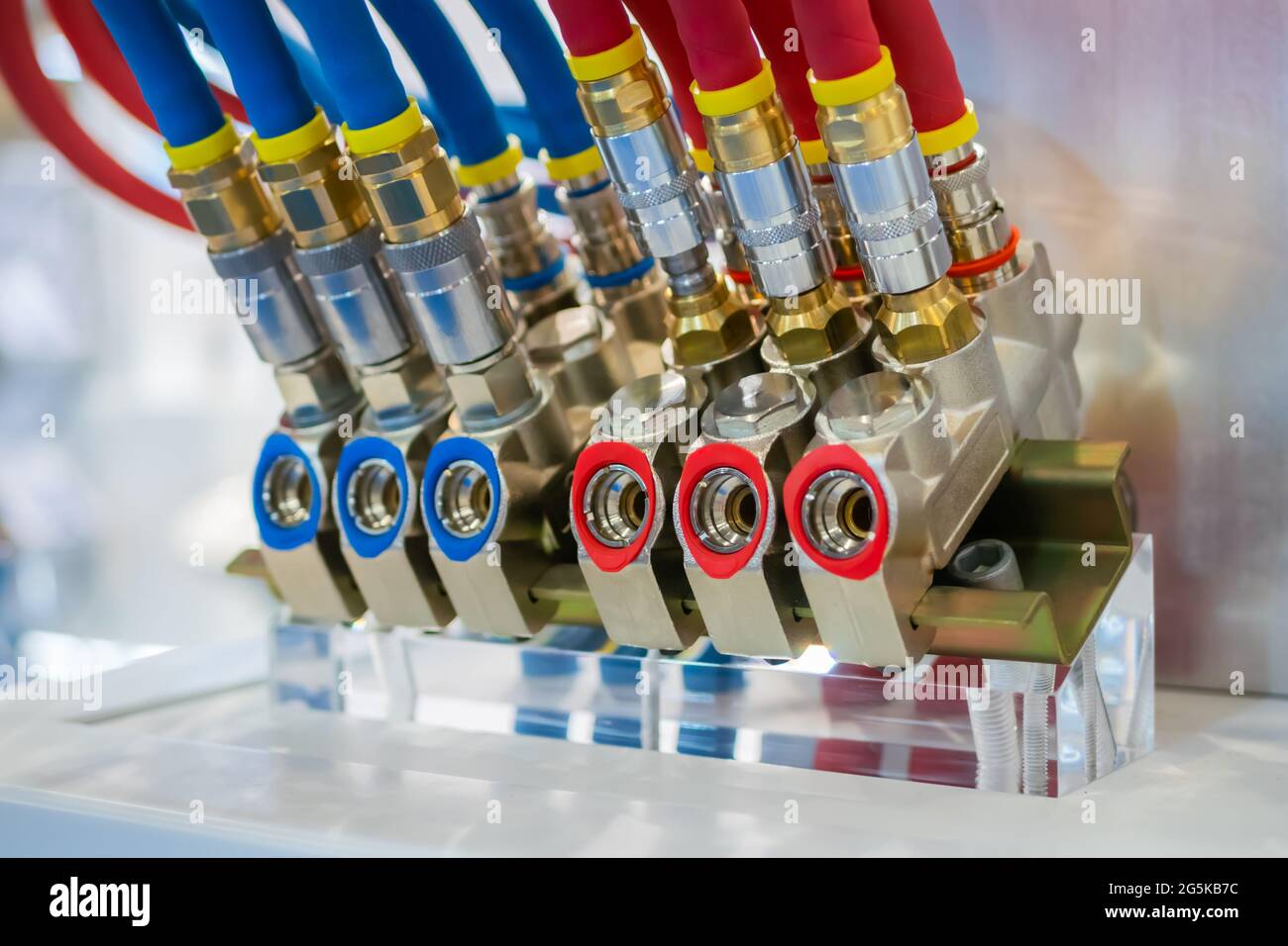 Hydraulic high pressure hoses and valves on control system of water