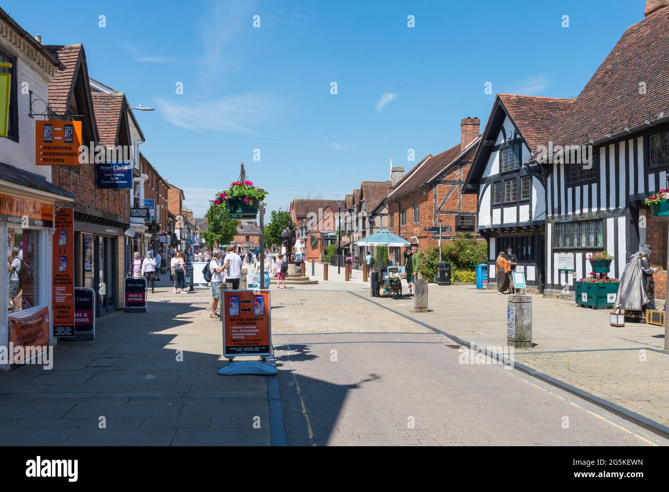 Visitors walking on Henley Street in Stratford-upon-Avon, Warwickshire Stock Photo