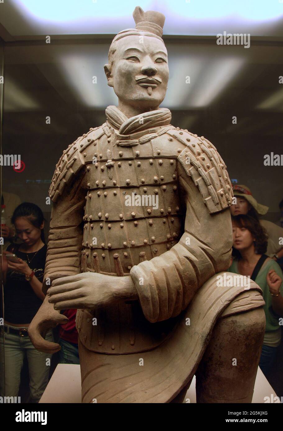 Terracotta Warriors, Xian, Shaanxi Province, China. Detail of a kneeling archer in the Terracotta Army museum. Stock Photo