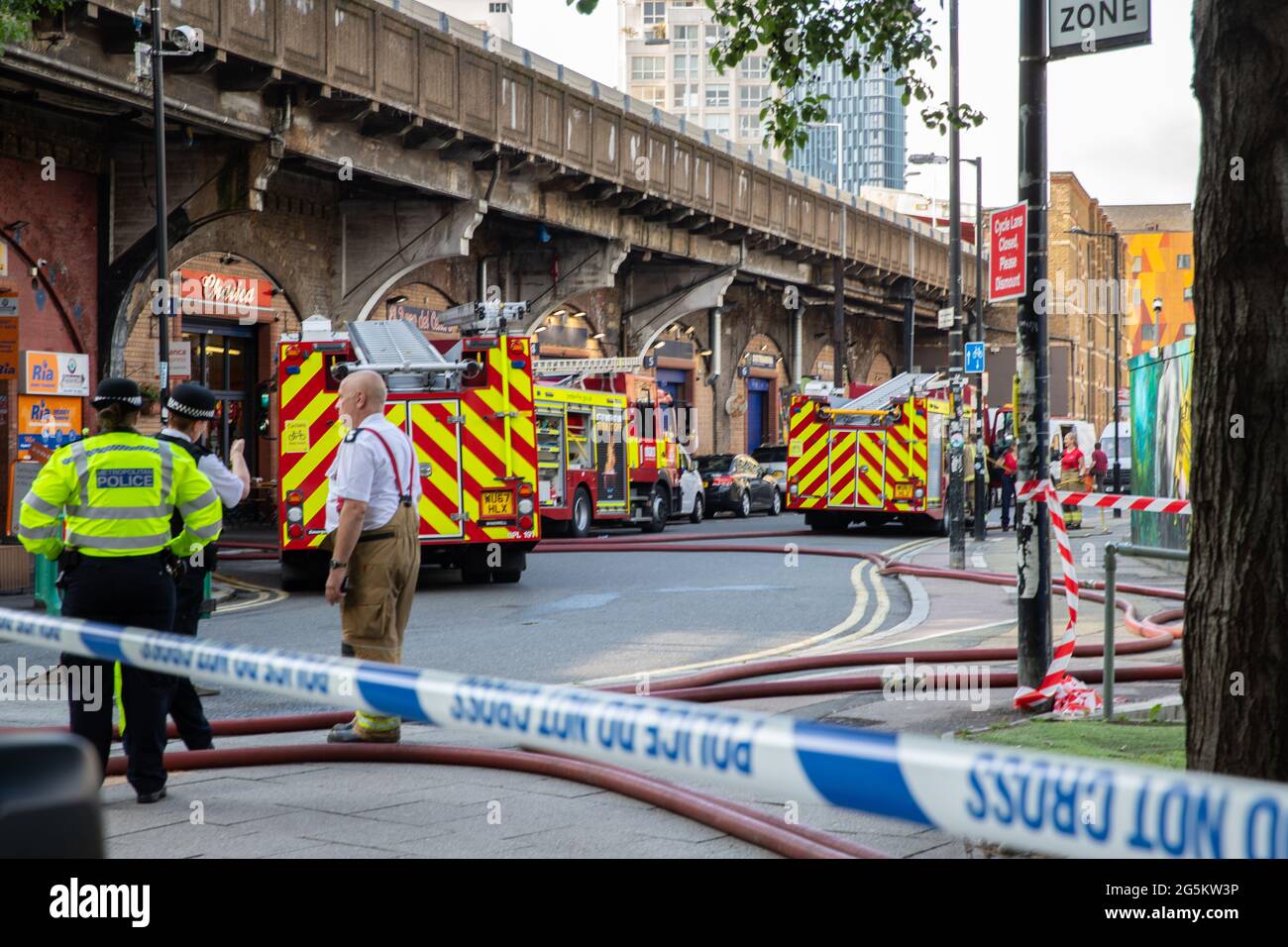 London fire brigade station hi-res stock photography and images - Alamy