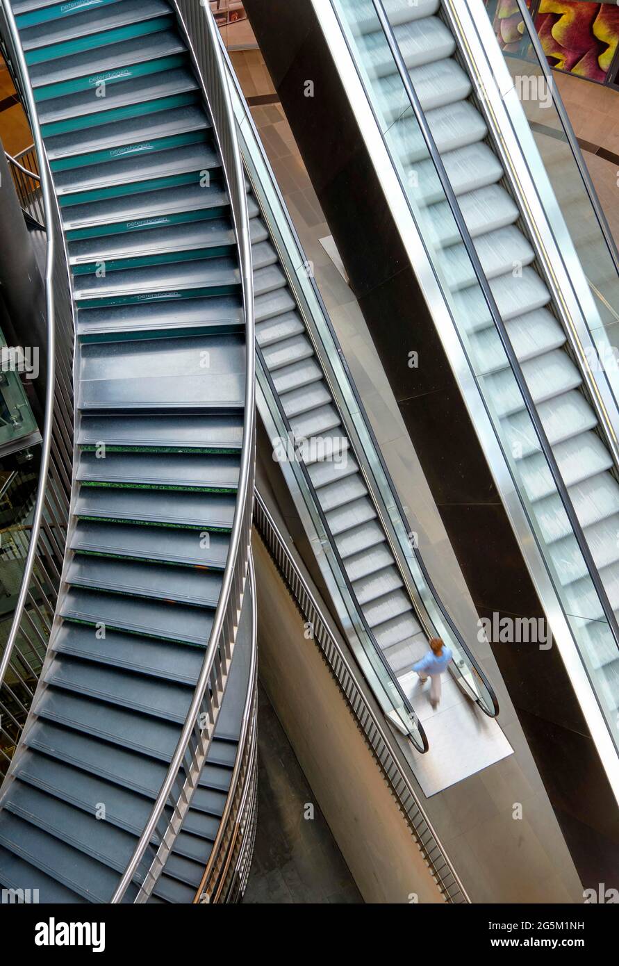 Escalators and the Louis Vuitton Store in Towson Town Center, Ma Editorial  Stock Photo - Image of corporate, entrance: 47796193