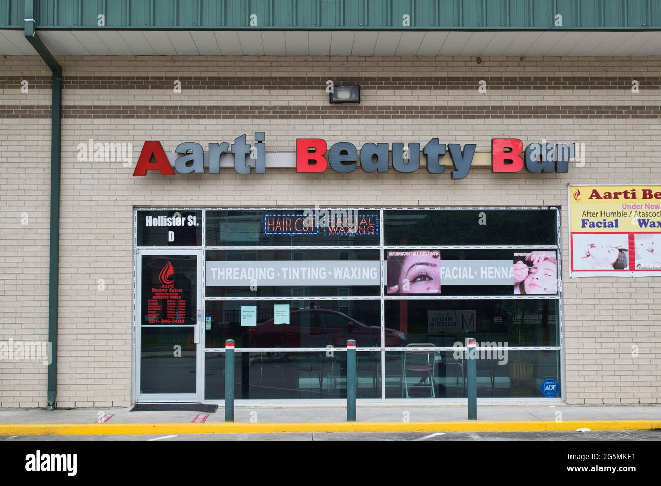 Houston, Texas USA 05-14-2021: Aarti Beauty Bar exterior in Houston, TX. Local business in the Harris County area. Stock Photo