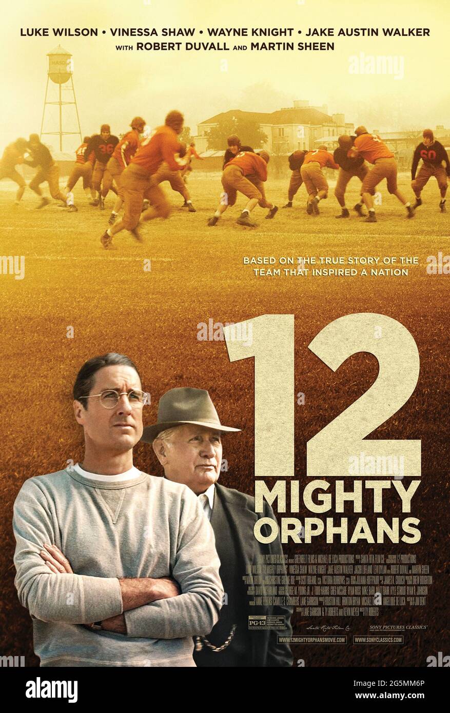 12 Mighty Orphans (2021) directed by Ty Robert and starring Luke Wilson, Robert Duvall and Vinessa Shaw. Based on true story, a high school football coach leads a scrawny team of orphans to the state championship during the Great Depression and inspires a broken nation along the way. Stock Photo