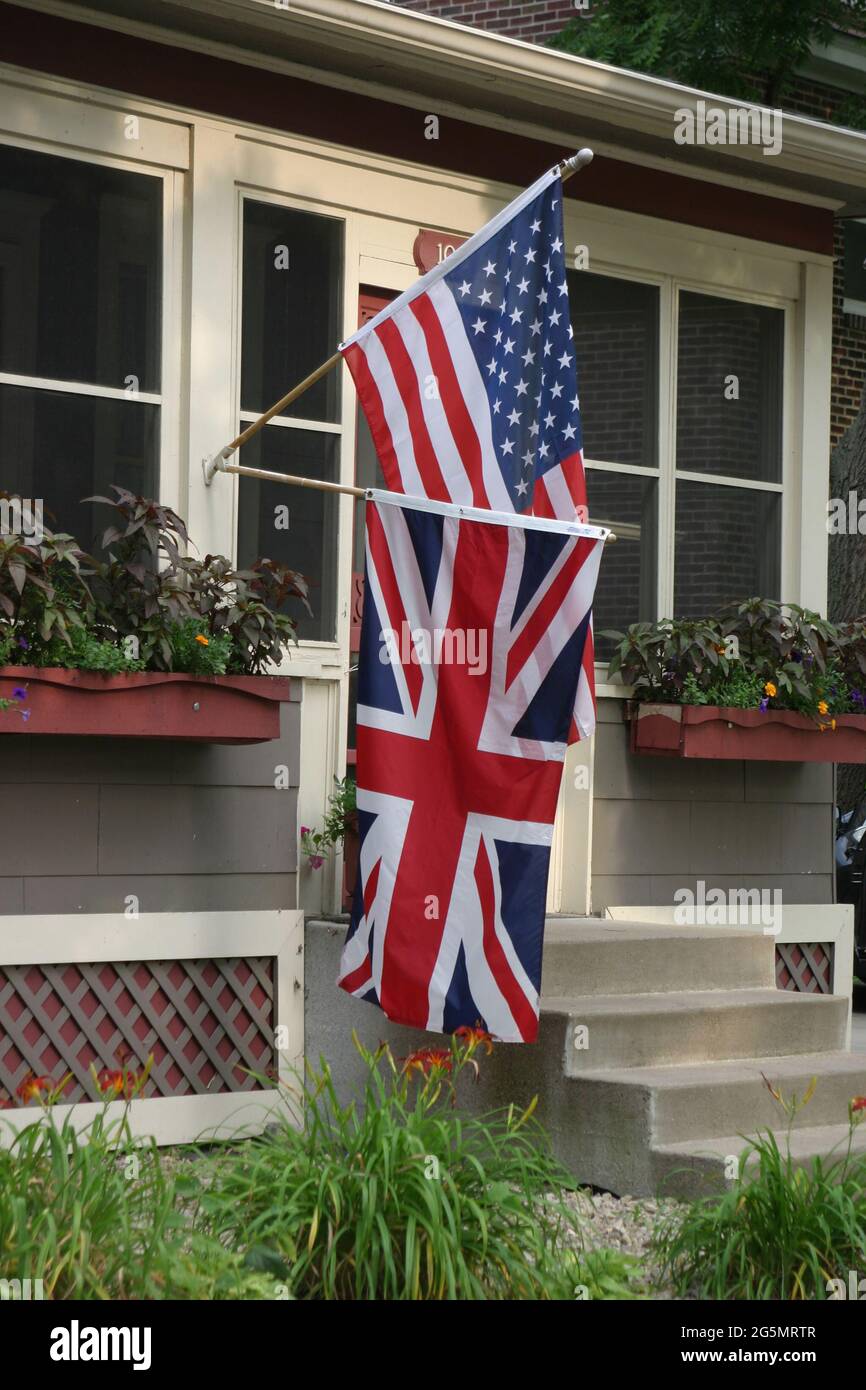 British and American Flags presented in sympathy for the victims of the terrorist bombing attacks on the London Subway Underground and bus routes, Jul Stock Photo