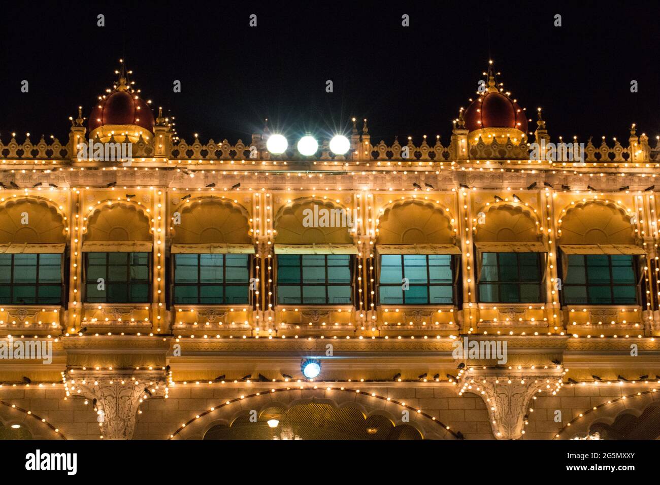 Mysore palace lights hires stock photography and images Alamy