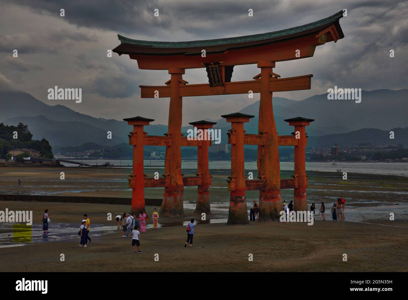 Itsukushima floating torii gate hi-res stock photography and images - Alamy