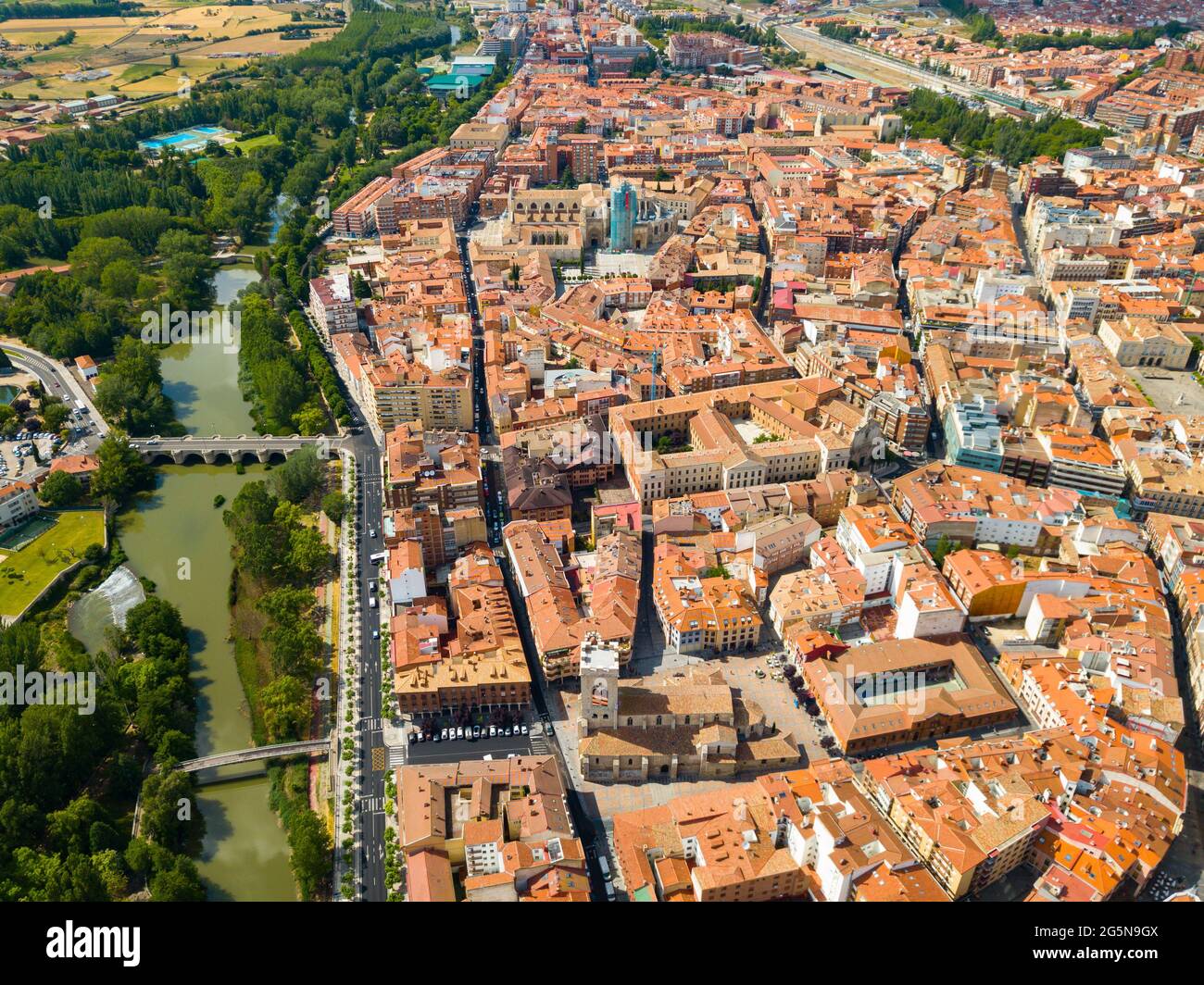 Palencia spain bridge hi-res stock photography and images - Alamy