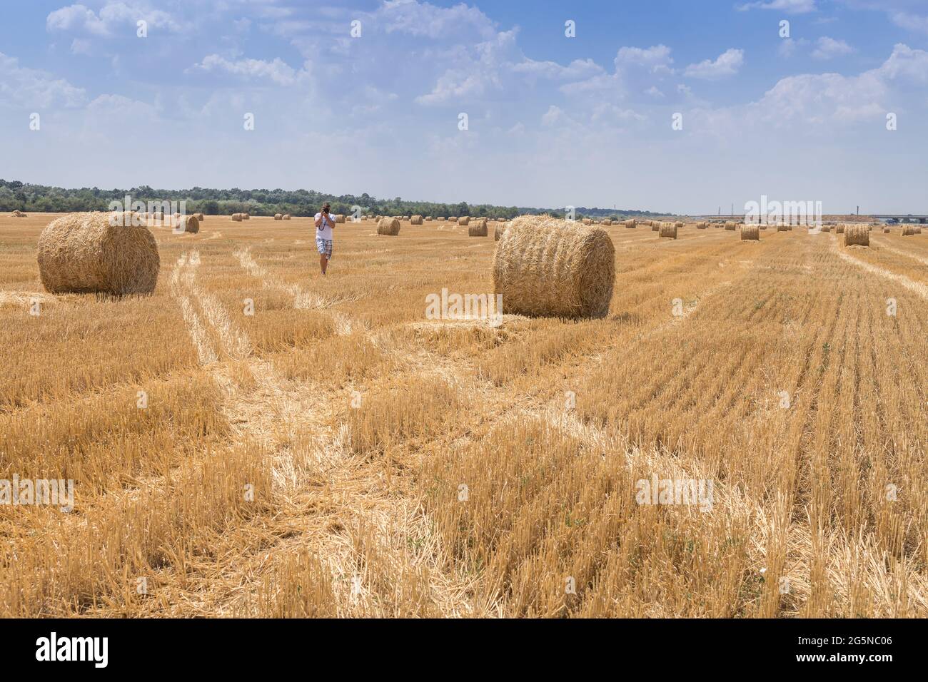 Straw Bales Tractor Supply Hires Stock Photography And