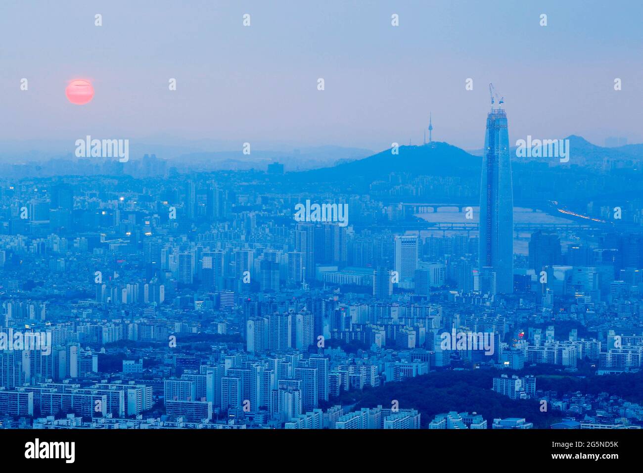 554 ft hi-res stock photography and images - Alamy