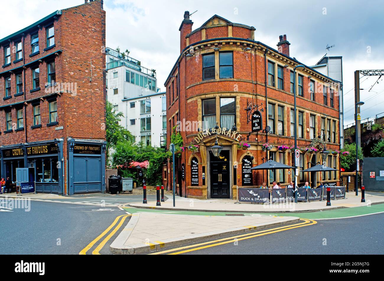 The Duck and Drake Pub, corner of Harper Street and Kirkgate, Leeds, England Stock Photo