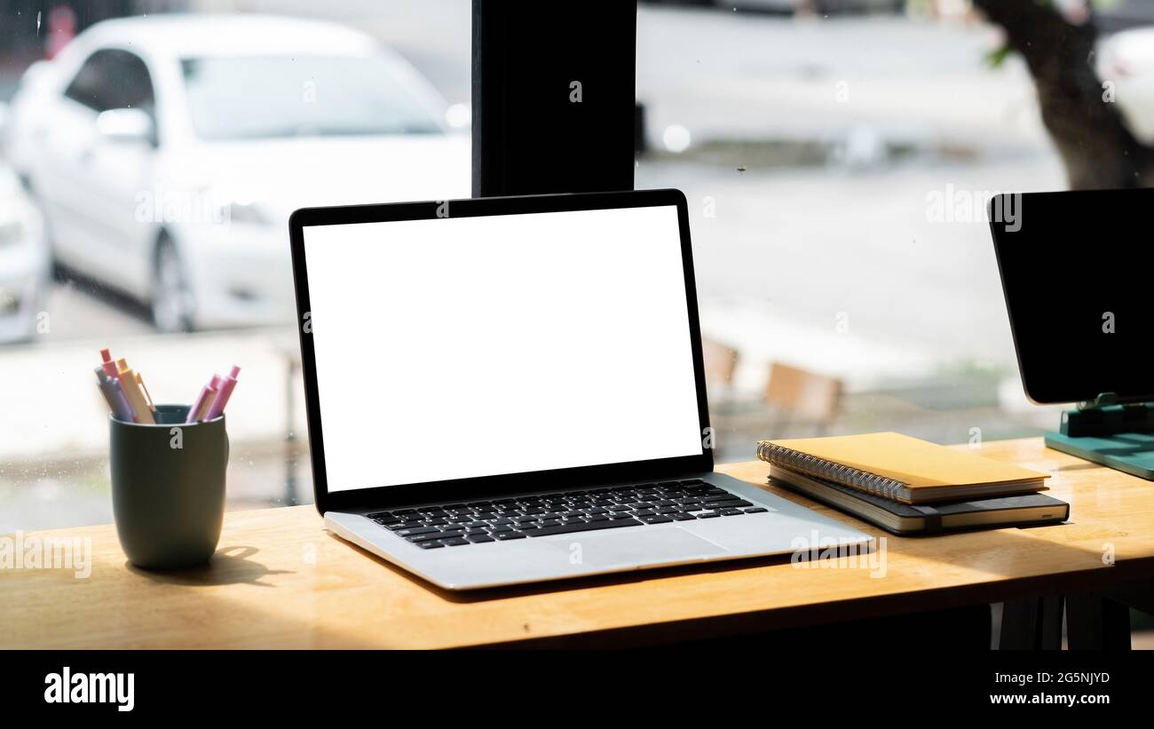 Laptop blank screen mockup in hi-res stock photography and images - Alamy
