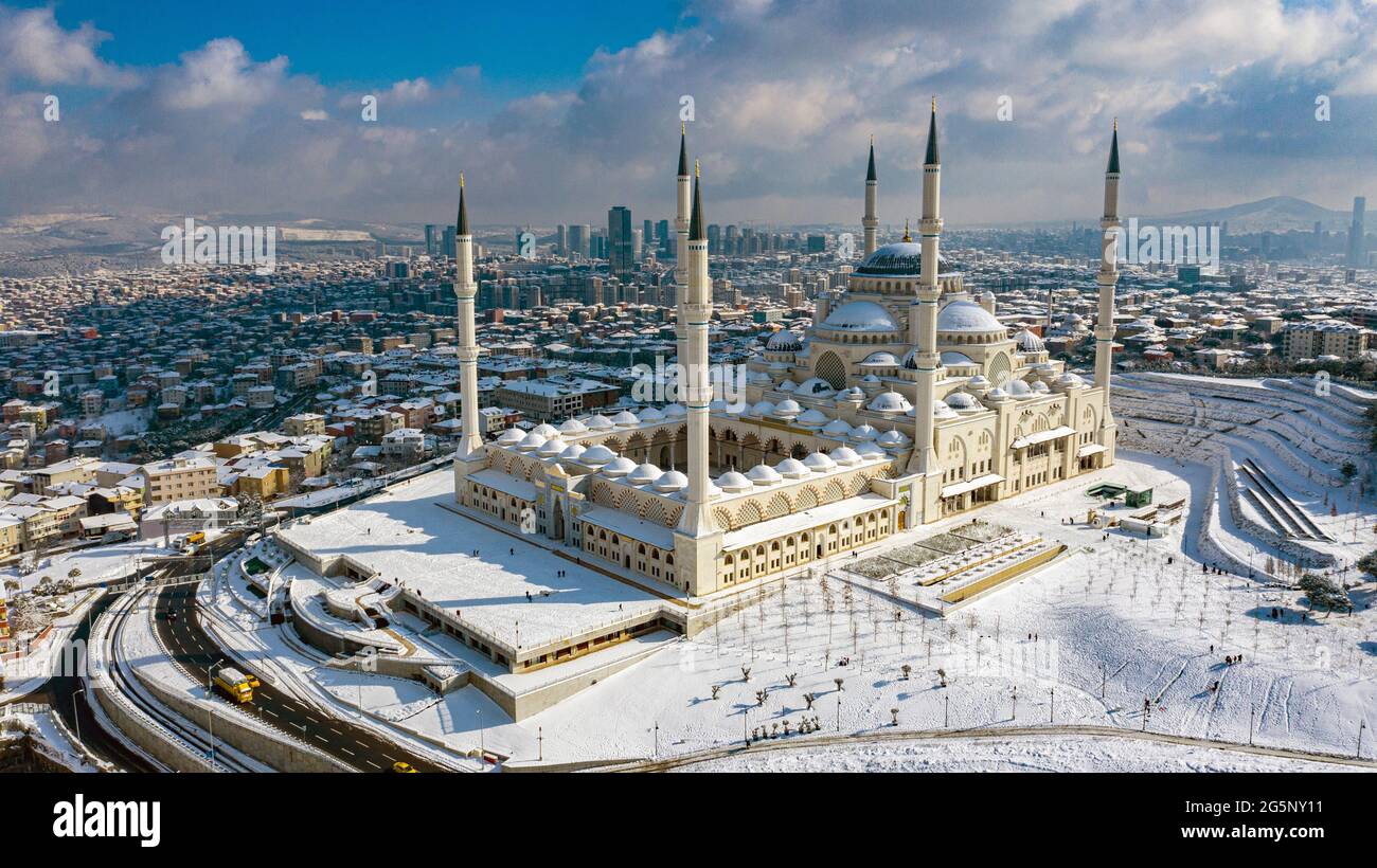 Camlica Mosque is the largest mosque in the history of the republic. The magnificent view of this great mosque fascinates many people both in winter a Stock Photo