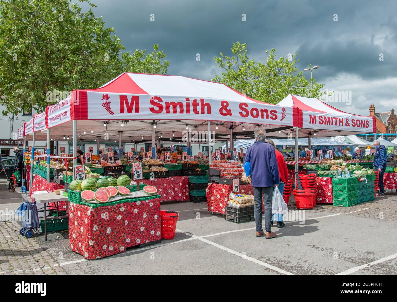Colourful fruit and veg stall at Thame market, Oxfordshire, England. Stock Photo