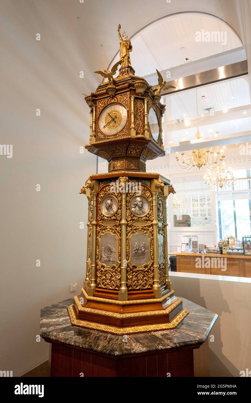 Waldorf Astoria Lobby Clock on display at The New York Historical Society & Library, NYC, USA Stock Photo