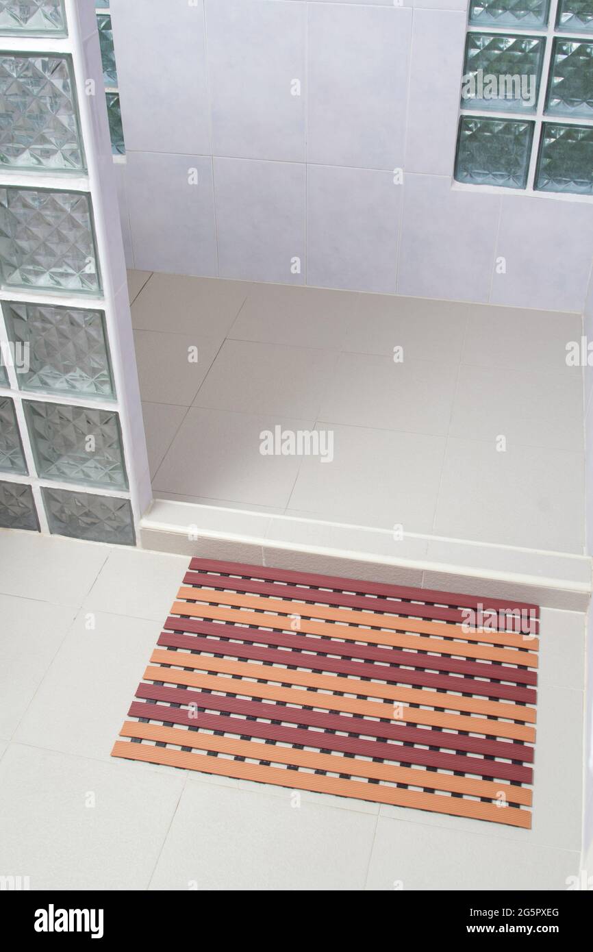 Anti slip mat in the bathroom, safety concept Stock Photo Alamy