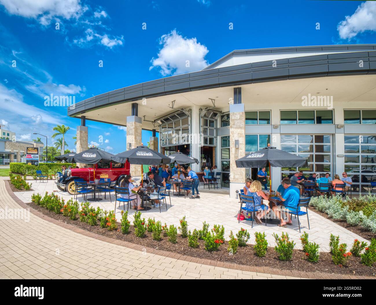 Fords Garage restaurant and bar with outdoor dining in University Town