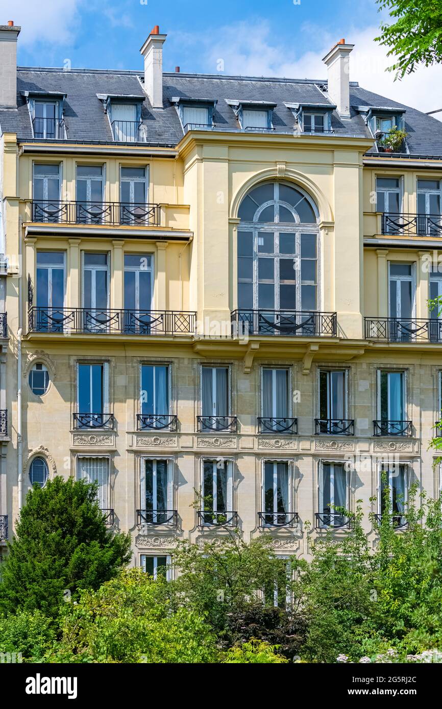 Paris, beautiful building in the 16th arrondissement, avenue Foch, an upscale neighborhood Stock Photo