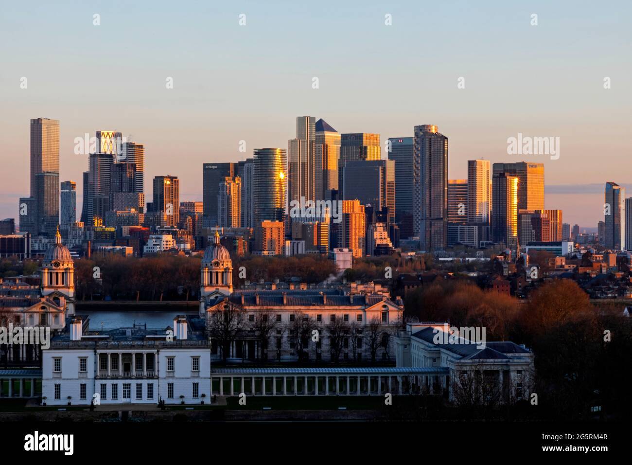 canary-wharf-skyline-view-hi-res-stock-photography-and-images-alamy