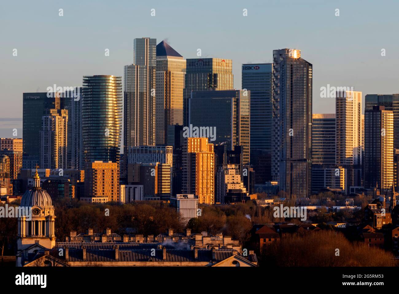 Canary wharf skyline view hi-res stock photography and images - Alamy