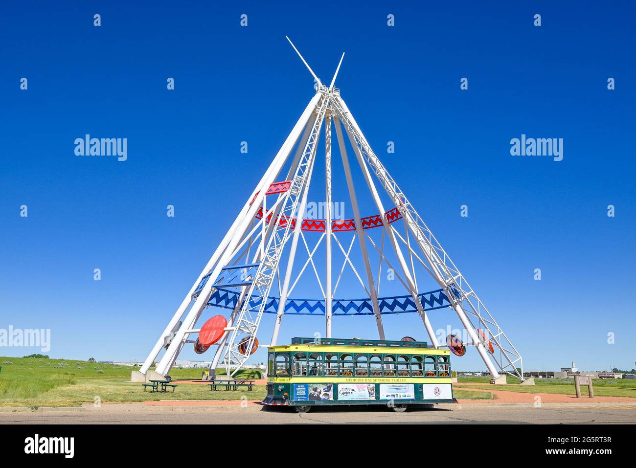 Sunshine Trolley bus at Saamis Tepee, Worlds largest teepee, Medecine