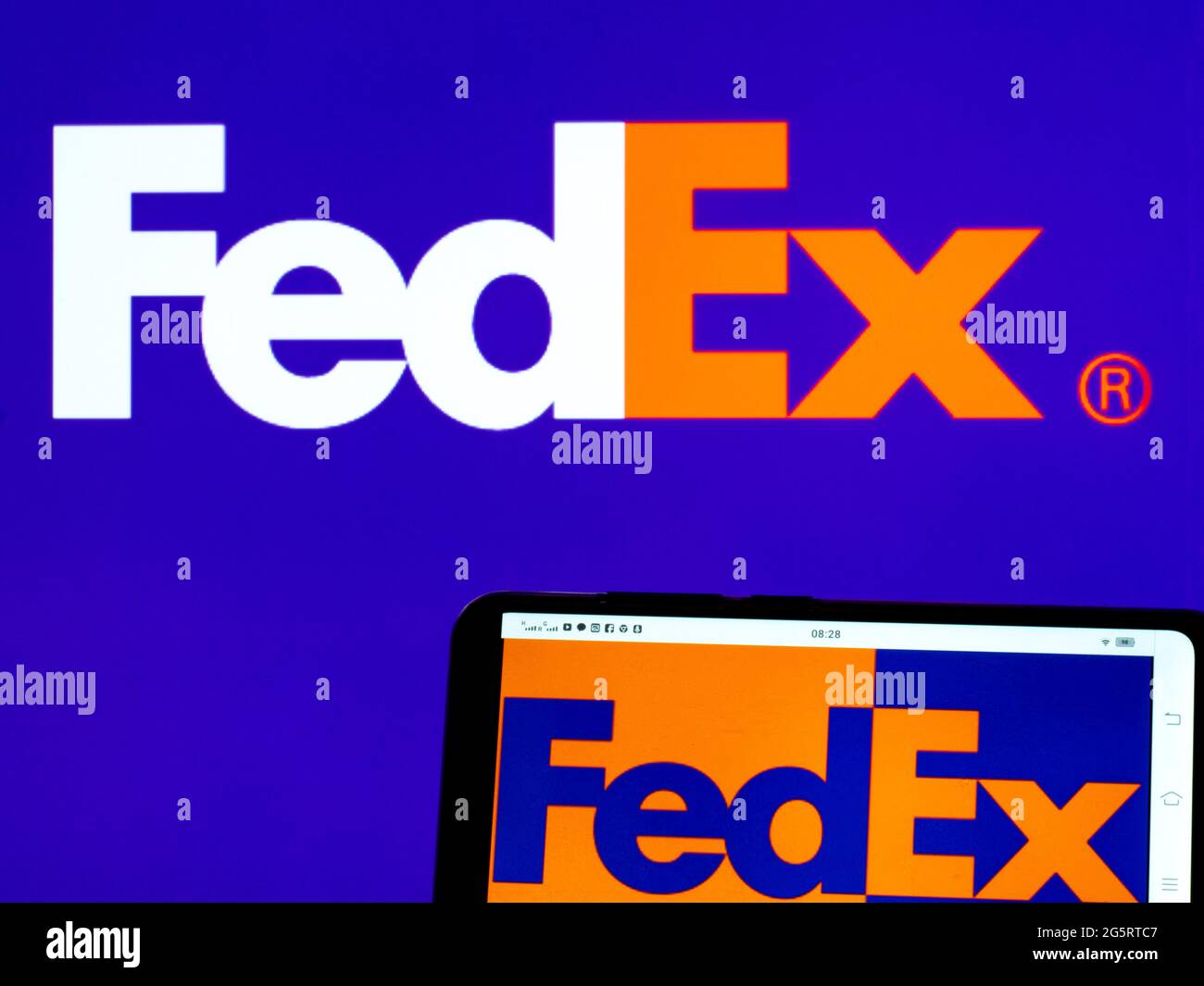 Ukraine. 27th June, 2021. In this photo illustration, a FedEx Corporation logo seen displayed on a smartphone. Credit: Igor Golovniov/SOPA Images/ZUMA Wire/Alamy Live News Stock Photo