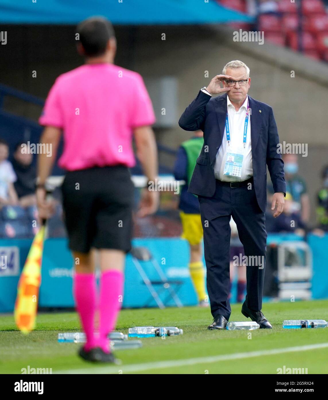 Sweden manager Janne Andersson gestures on the touchline during the UEFA Euro 2020 round of 16 match at Hampden Park, Glasgow. Picture date: Tuesday June 29, 2021. Stock Photo