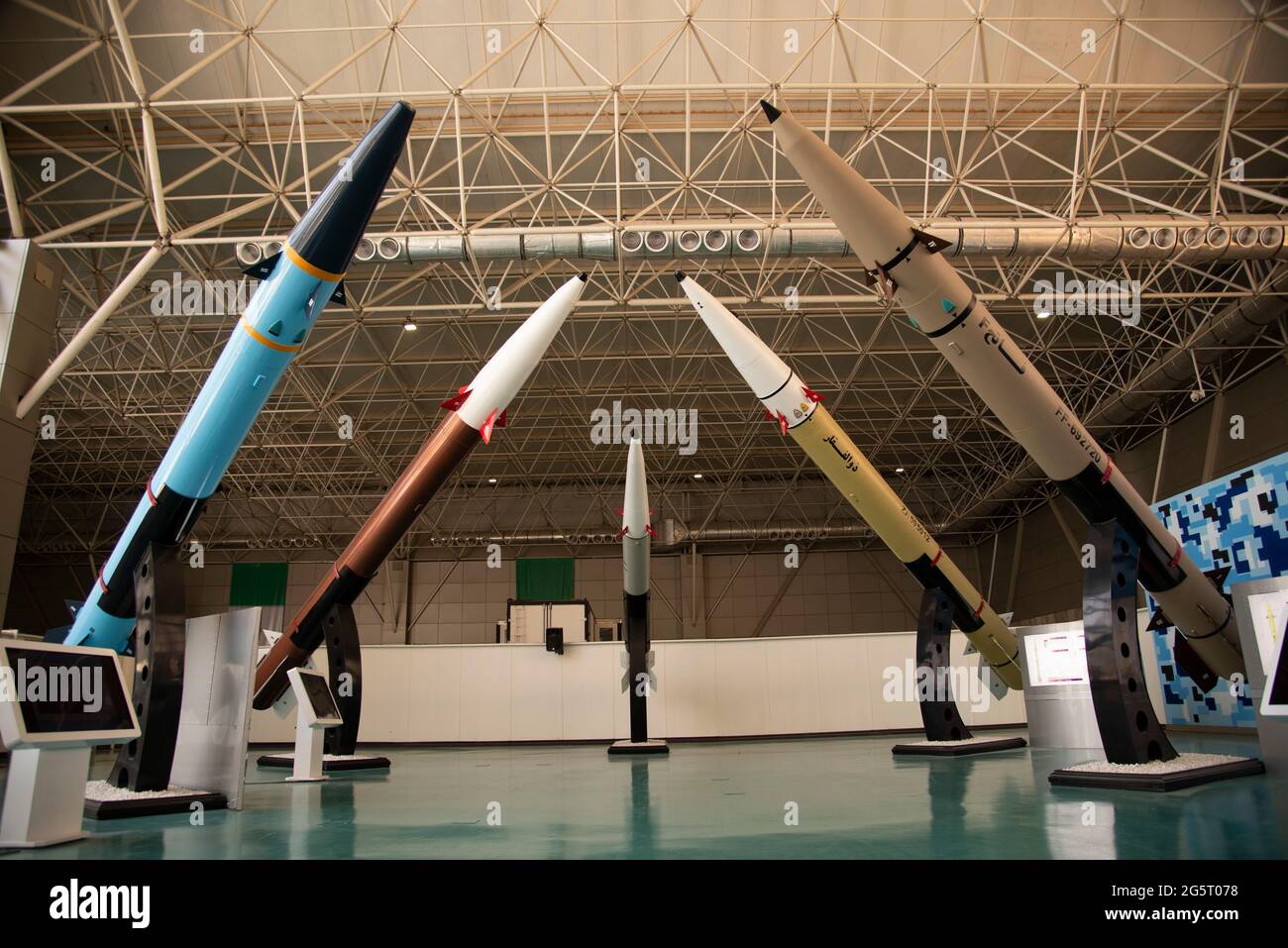 Tehran, Iran. 28th June, 2021. The missiles of IRGC includes Shahab-2, Shahab-3, Zahir, Persian gulf, Fateh-A, Fateh-F, Zolfaghar on display at IRGC aerospace fair in western Tehran. (Photo by Sobhan Farajvan/Pacific Press/Sipa USA) Credit: Sipa USA/Alamy Live News Stock Photo