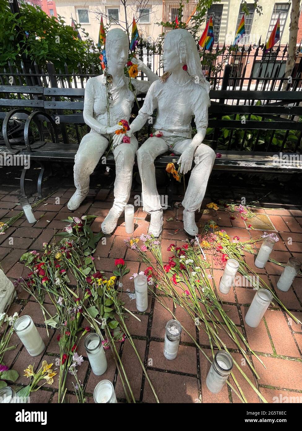 George Segal's The Gay Liberation statue is part of the Stonewall National Monument in Christopher Park across from the Stonewall Inn, New York, NY Stock Photo