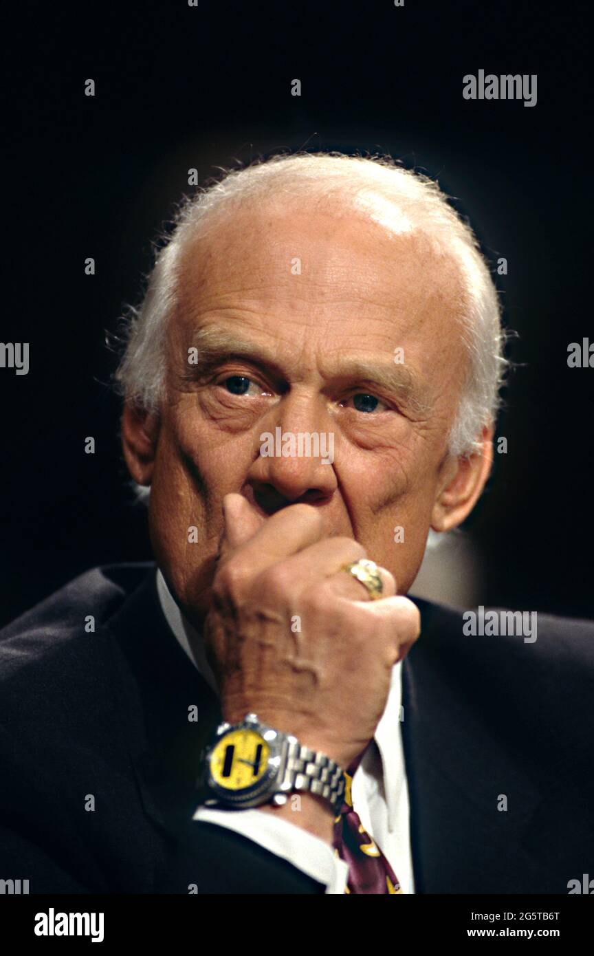 Aldrin Substance Hi res Stock Photography And Images Alamy
