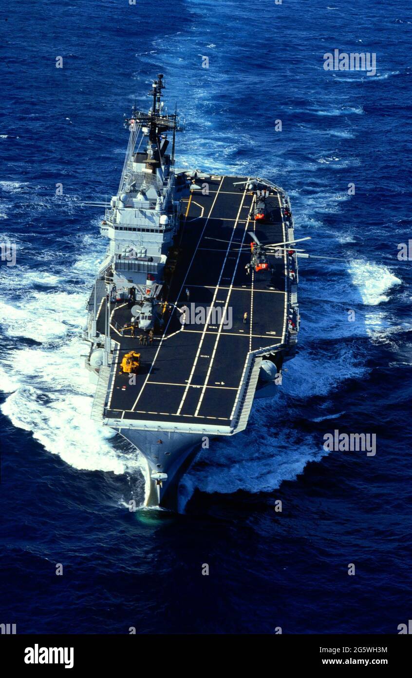 Italian Navy, Garibaldi aircraft carrier in navigation - Marina Militare italiana, portaerei Garibaldi in navigazione Stock Photo