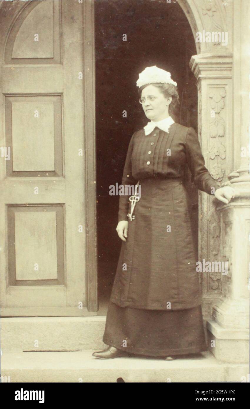 Hauswirtschafterin Mamsell 1915 Stock Photo