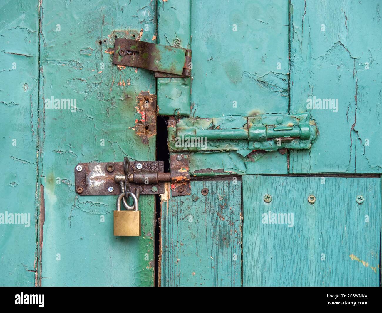Ancient door lock hi-res stock photography and images - Alamy