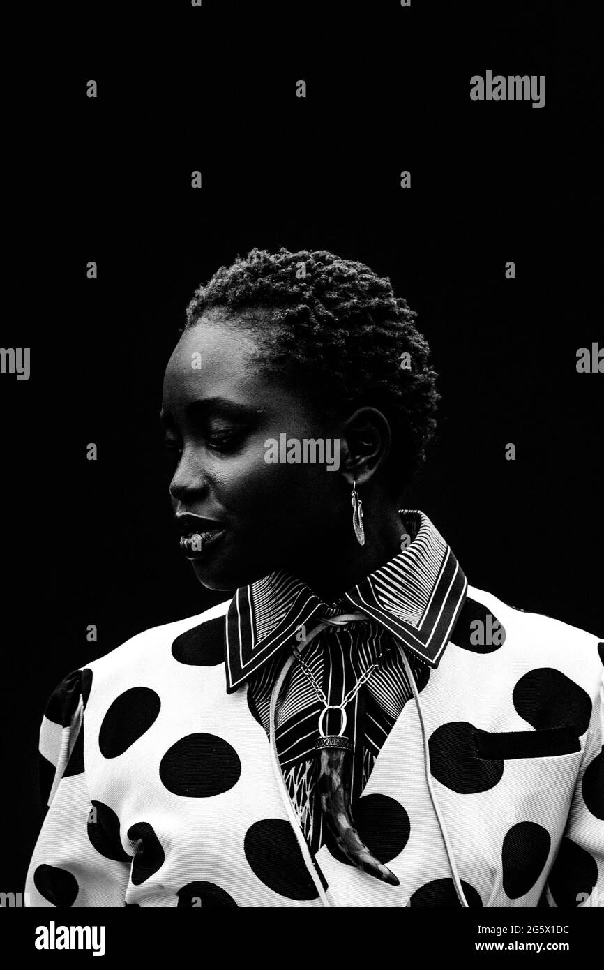 African skin model Black and White Stock Photos & Images - Alamy