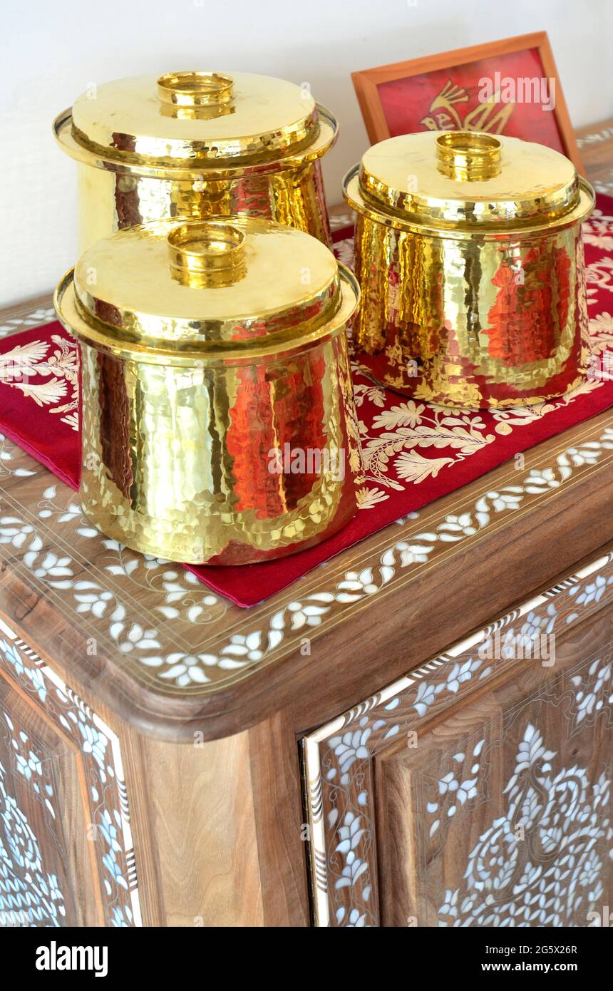 LEBANON. BEIRUT. MINA EL HOSN DISTRICT. THE SHOP ORIENT 499 IS SELLING