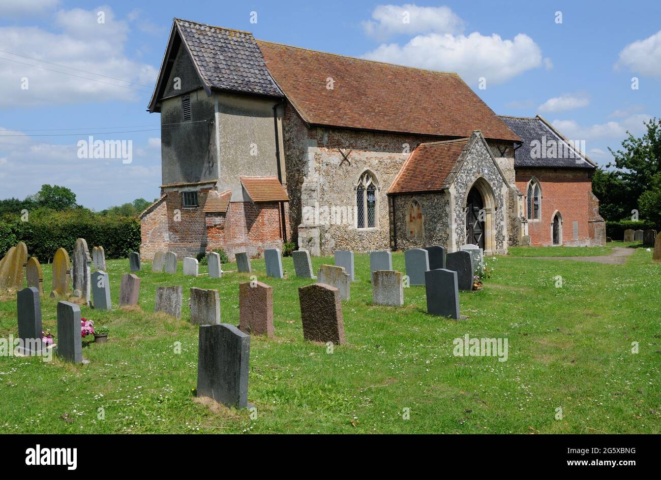 The rather battered Priory Church of St. Andrew, in Redlingfield, Suffolk, England Stock Photo
