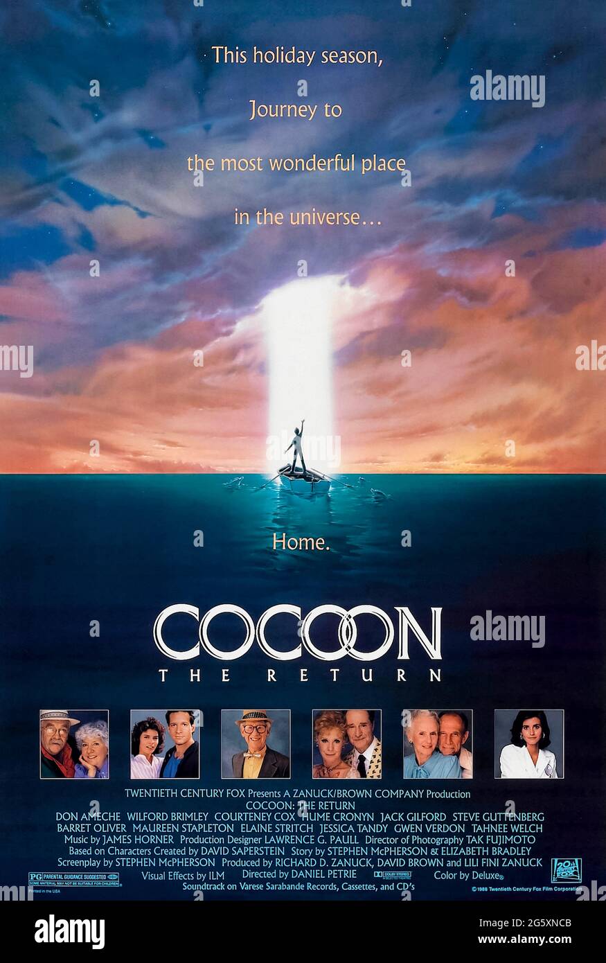 Cocoon: The Return (1988) directed by Daniel Petrie and starring Steve Guttenberg, Wilford Brimley, Jessica Tandy and Courteney Cox. The seniors return to Earth to visit their relatives and need to decide whether to return to the alien planet of eternal life. Stock Photo