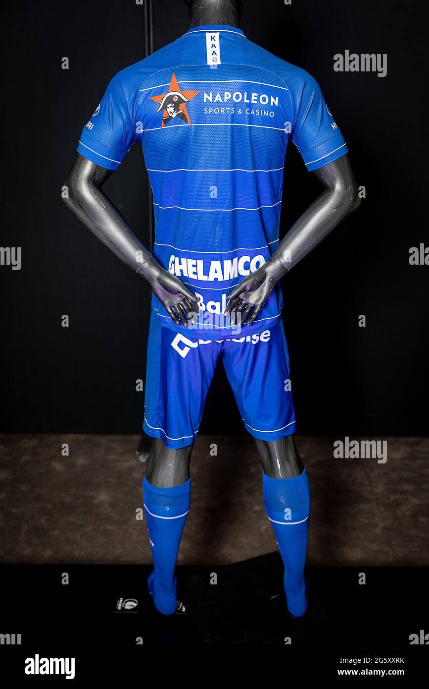 Illustration Picture Shows A Press Moment Of Belgian Soccer Team Kaa Gent To Present The New Shirt For The Upcoming Season Wednesday 30 June 21 In Stock Photo Alamy Illustration Picture Shows A Press Moment Of Belgian Soccer Team Kaa Gent To Present The New Shirt For The Upcoming Season Wednesday 30 June 21 In Stock Photo Alamy