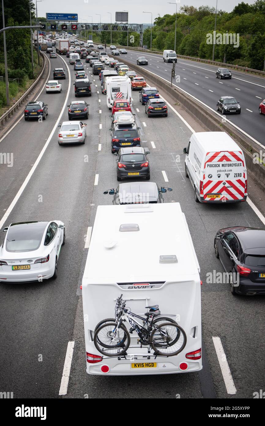 Patchway, Bristol, UK. 28th May 2021. Southbound motorists face heavy congestion on the M5 motorway near Bristol as the bank holiday exodus gets under Stock Photo
